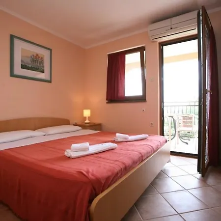 In With Balcony, Air Conditioning, Wi-fi