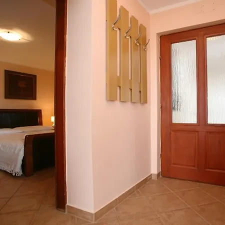Apartment In With Balcony, Air Conditioning, Wi-fi