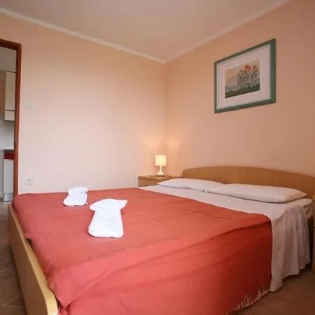 Apartment In With Balcony, Air Conditioning, Wi-fi