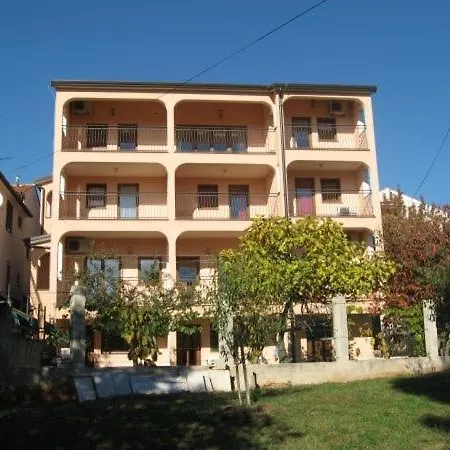 Apartment In With Balcony, Air Conditioning, Wi-fi Porec