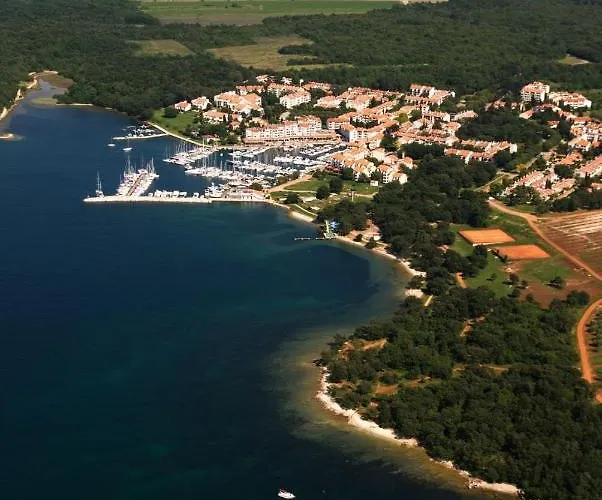 Appartement In With Balcony, Air Conditioning, Wi-fi *